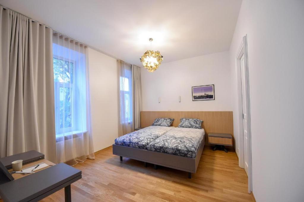 City Centre Chic Apartment Ljubljana 2/4 Екстер'єр фото